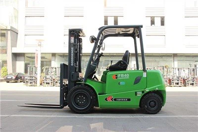 4 tonna 4 g'ildirakli elektr forklift